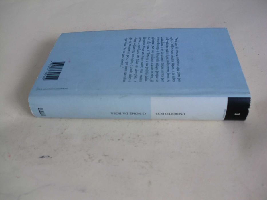 O Nome da Rosa
de Umberto Eco