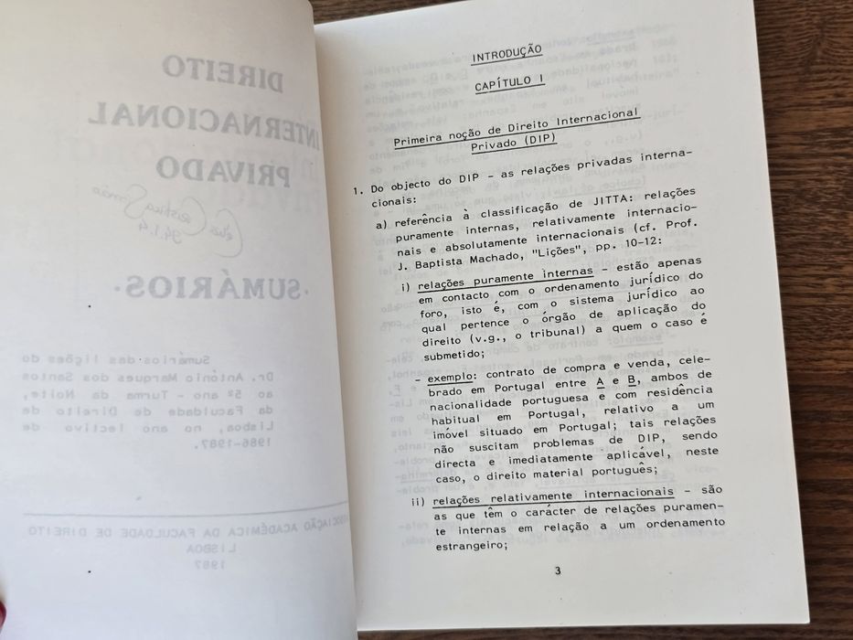 Livros jurídicos / Direito/ 1 = 5€ / 10 = 40€