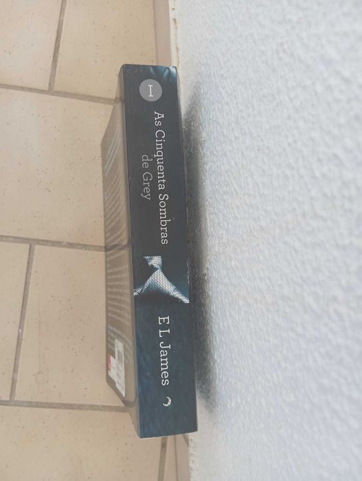 Livro As Cinquenta Sombras de Grey (Volume I) - E L James