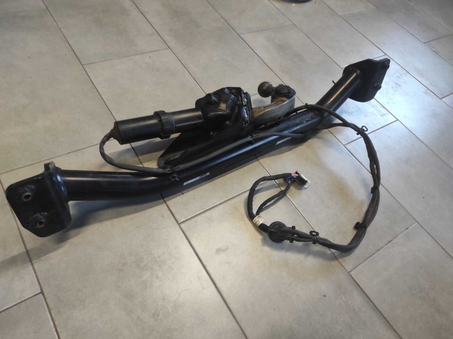 Oryginalny Hak holowniczy Mercedes E-klasa w213