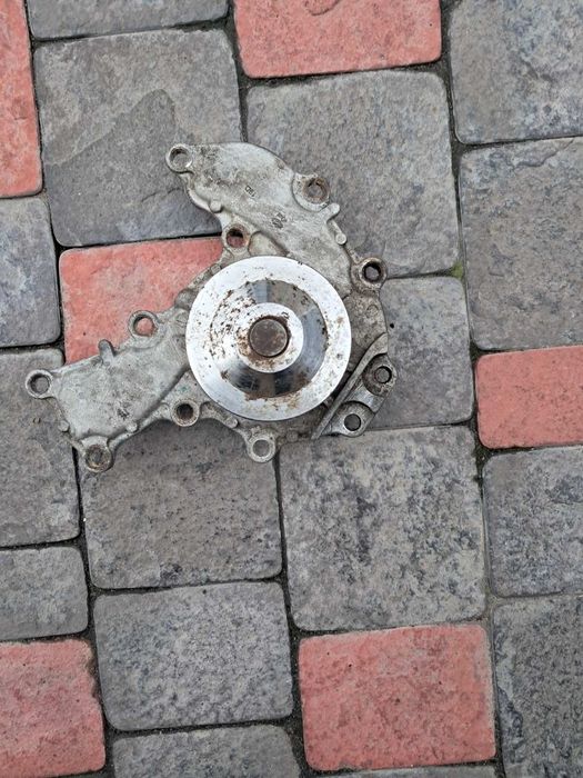 Помпа Opel Monterey 3.2
