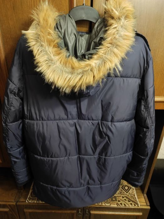 Парка Tommy Hilfiger.
