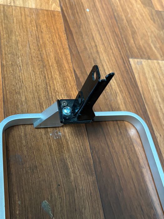 Stojak na telewizor TOSHIBA 56 cali.