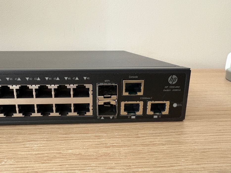 2 x HP 1950 48g 2sfp 2xgt - JG961a + uchwyty do rack