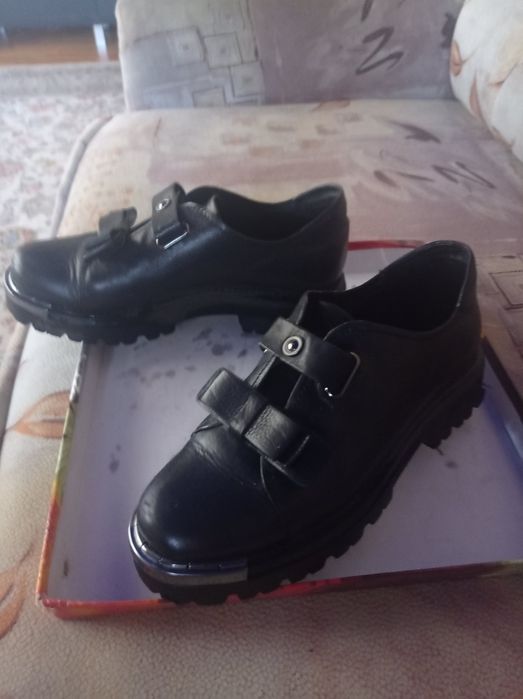 Продам туфли женские