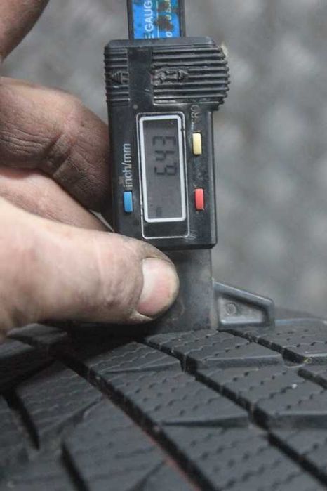 205/55/17 Bridgestone Blizzak LM001 205/55 R17 95H