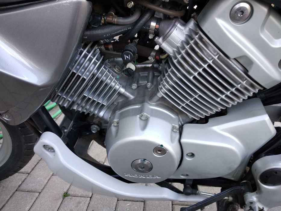 Honda Varadero XL 125 SUPER STAN