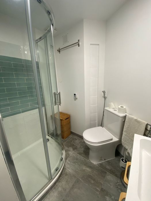 Quarto WC Privativo Urb Cavaleira Algueirão Mem Martins
