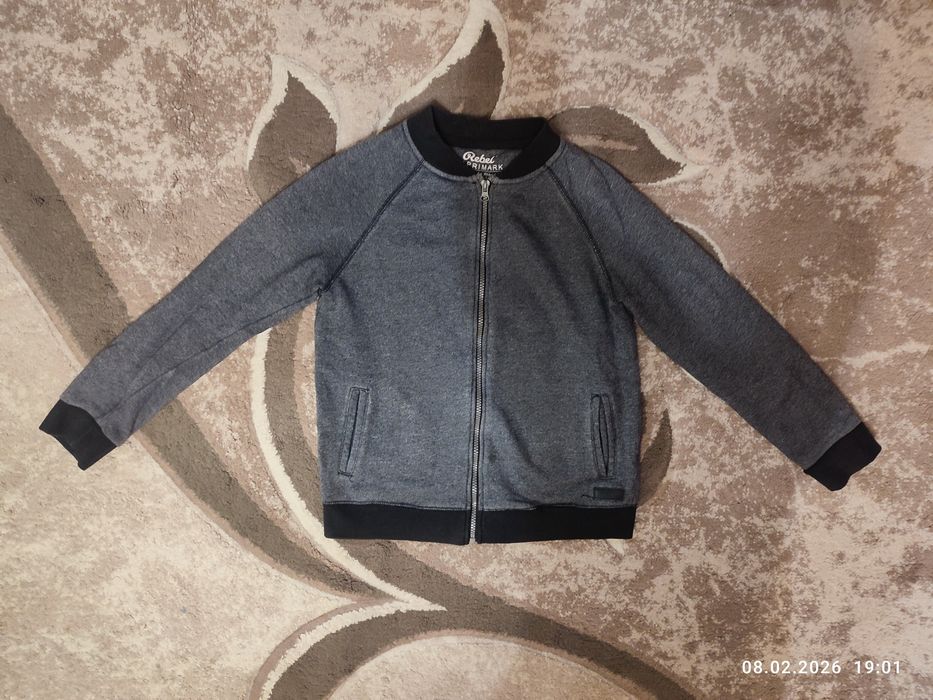 Кросівки та одяг для підлітка кофти худі реглани