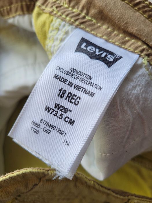 Zielone żółte spodnie męskie szorty LEVI'S Levis S