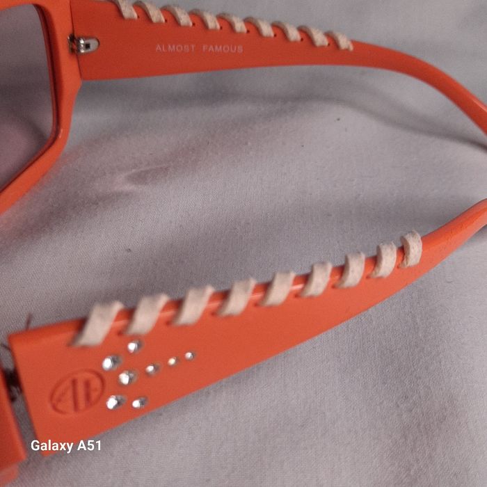 Женские солнцезащитные очки премиум класса.