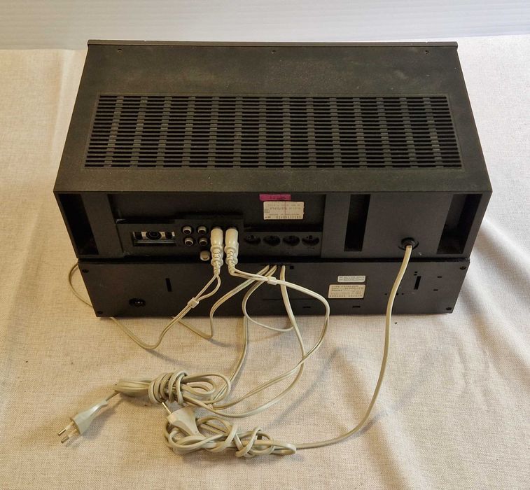 Wieża Philips  Magnetofon F6133 i Amplituner F5130