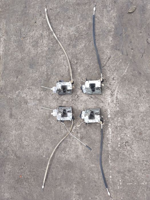 Продам замки дверей на audi a4 b5