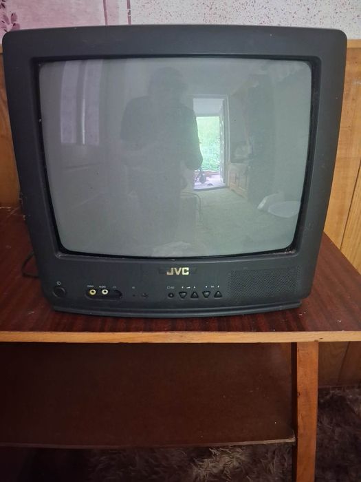 Продам телевізор ,JVC та LG