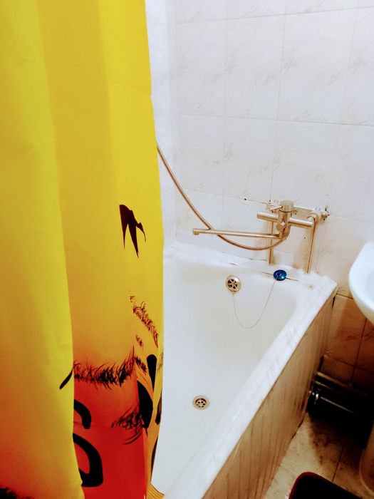 Посуточно 1 к.кв. проспект Центральный 124а, 3эт/9эт, wi-fi, 3 кровати