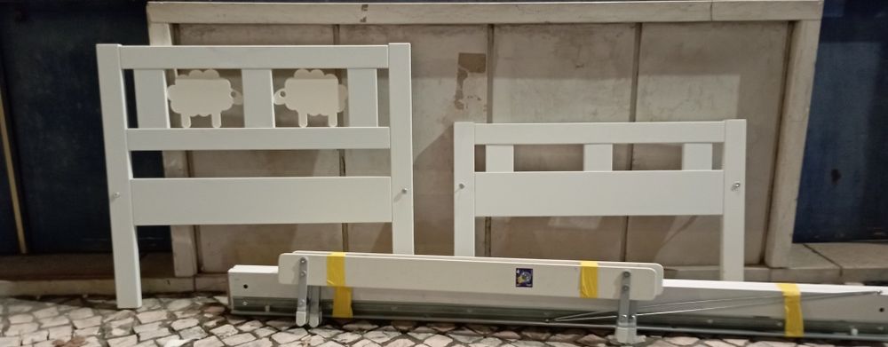 Cama em madeira para criança