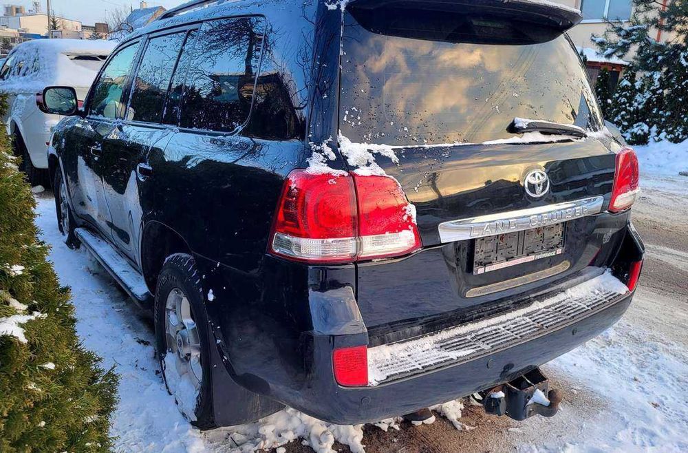 Toyota Land Cruiser 200 2011 4.5 дизель З ЕС