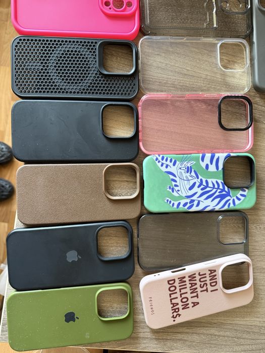 Чохли на iphone 16pro