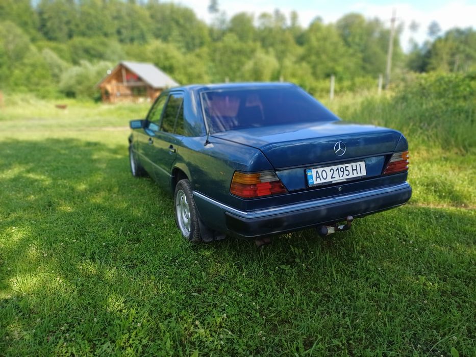 Mersedes-Benz w124 2.6 бензин