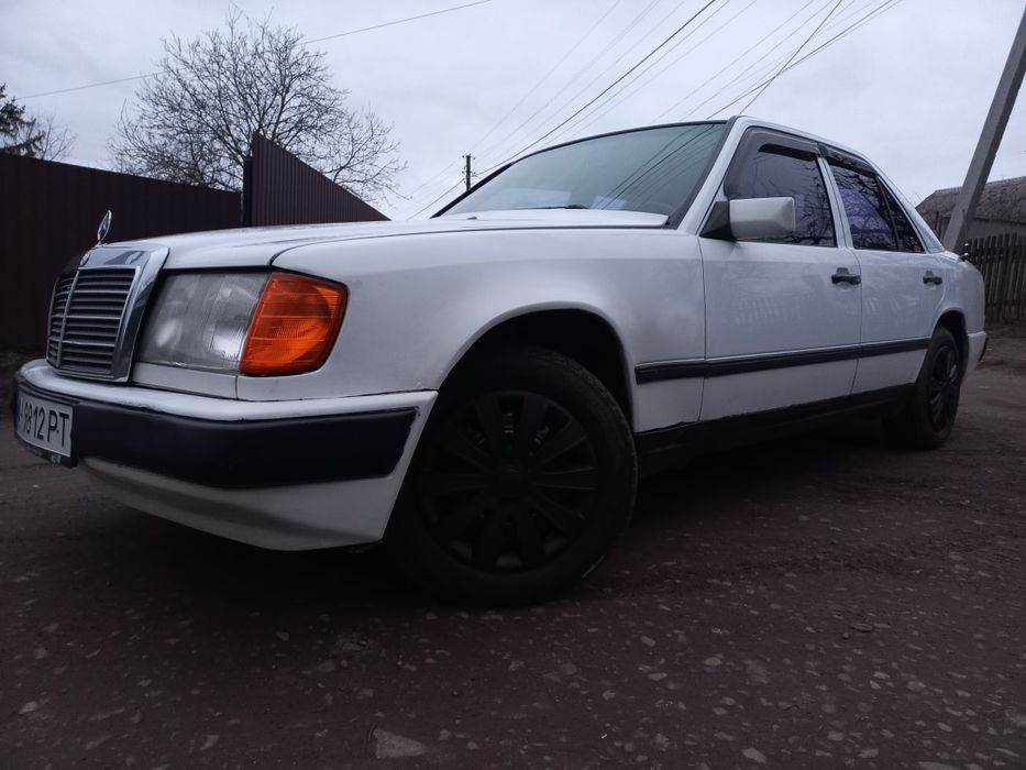 Mercedes-Benz E 124 260 (avtomat)