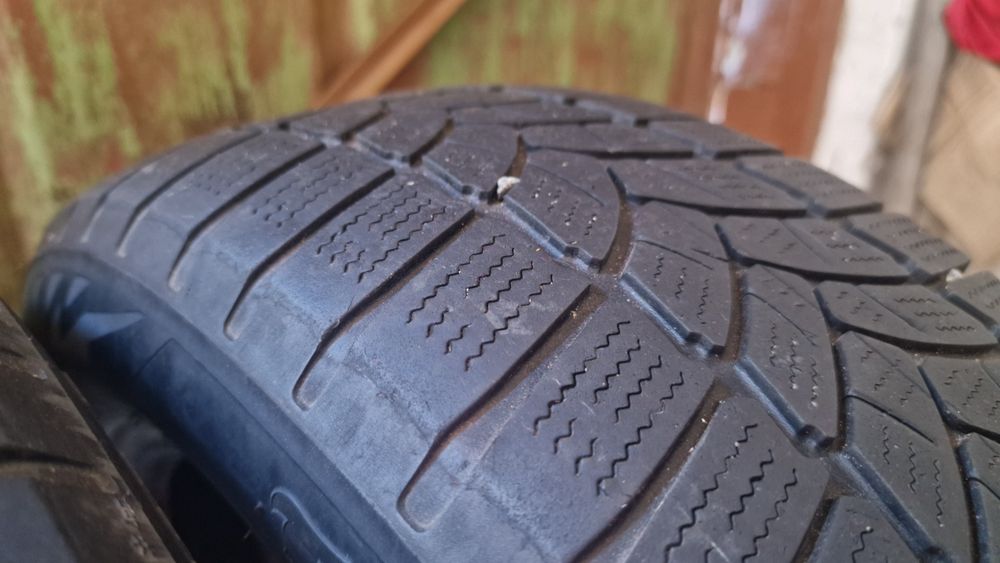 Продам пару зимних шин 195/60 r15