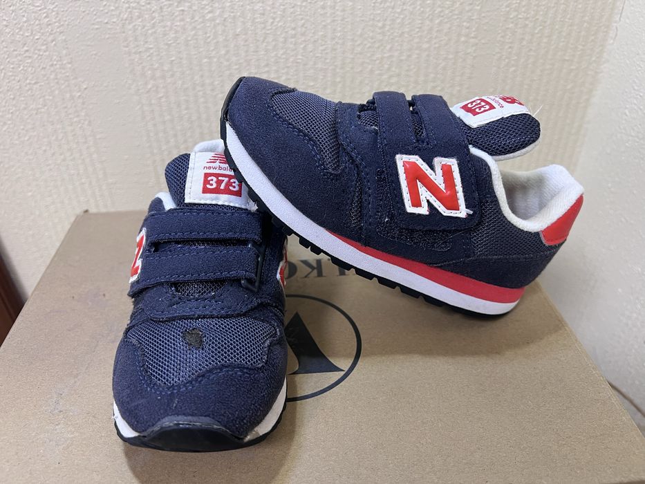 Продам дитячі кросівки new balance 373