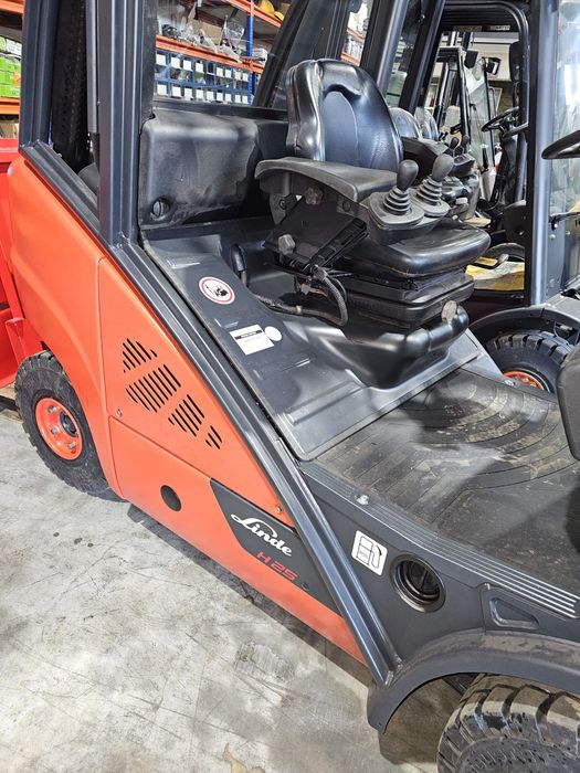 Empilhador 2.5toneladas