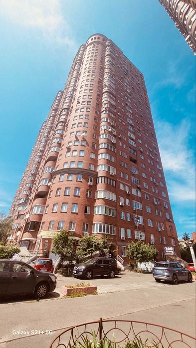 Продам помещение 177 кв.м. на ул.Анні Ахматовой 13,Позняки