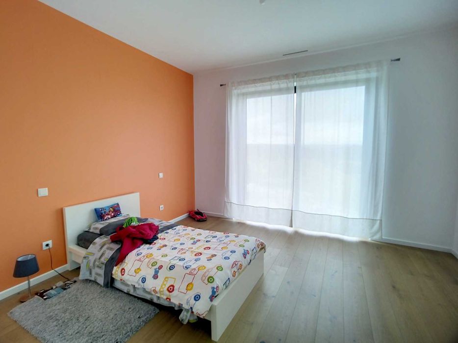 Moradia T5 contemporânea