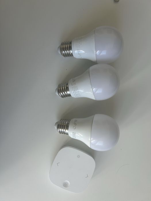Conjunto de lâmpadas inteligentes IKEA TRÅDFRI  e comando IKEA STYRBAR (Preço por tudo)