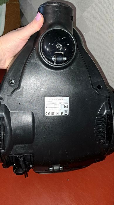 Пилесос Bosch 700w