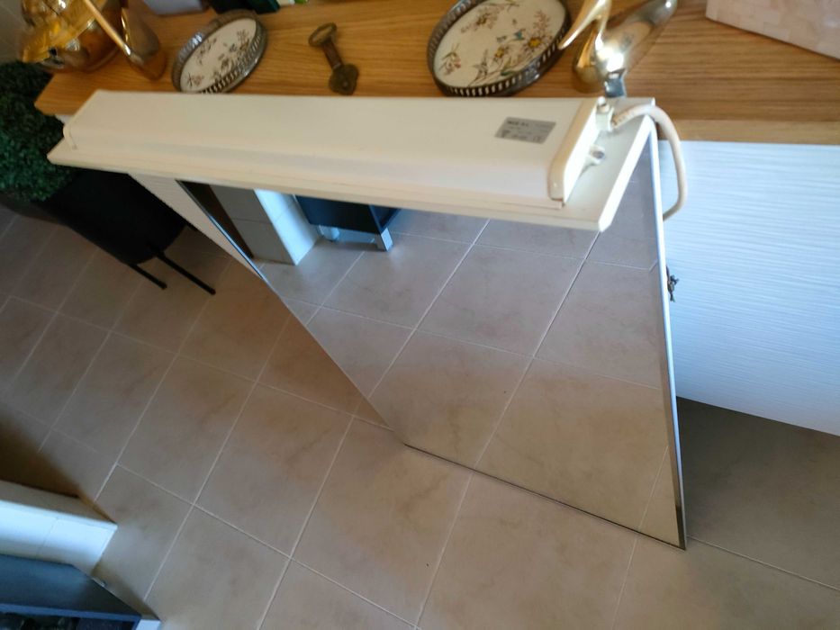 Espelho para WC com luz e tomada