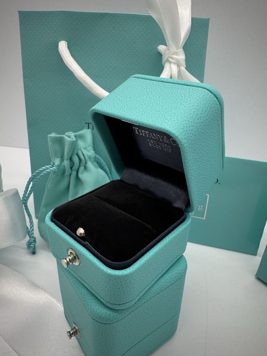 Фірмова упаковка коробок Тиффани Blue box.