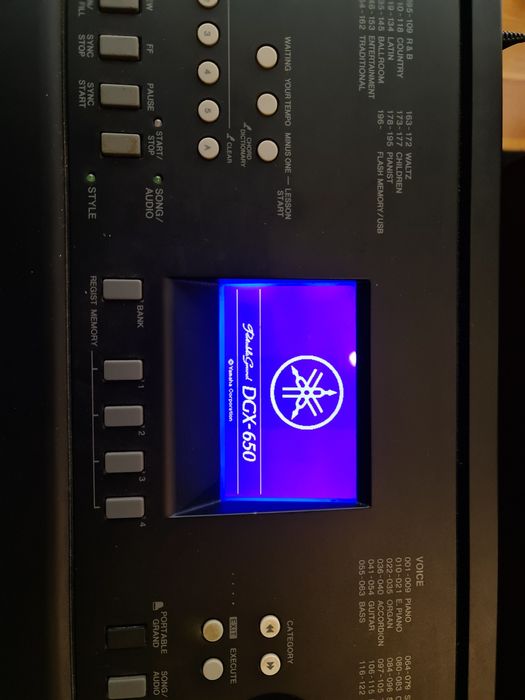 Piano Digital Yamaha DGX-650B