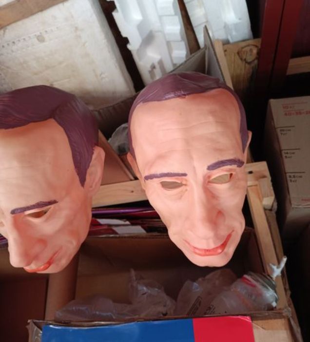 Маска Трамп Монро Тимошенко Путин Ельцин Брежнев Зеленский Джокер Йода