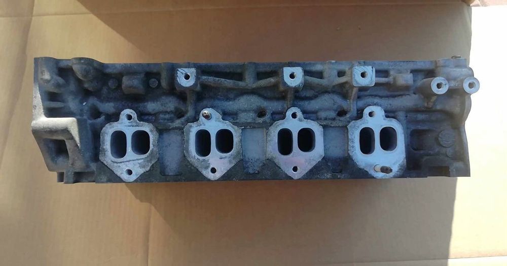 głowica silnika renault trafic 2,0 dci po regeneracji kompletna