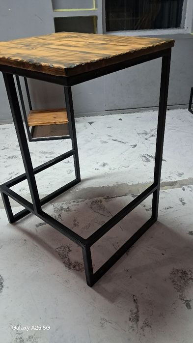 Продам стіл з металу та дерева