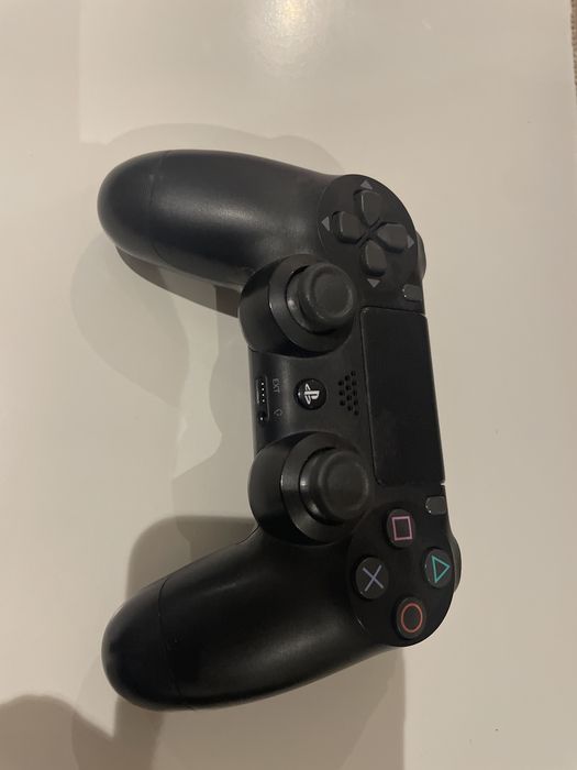 PS4 slim em bom estado