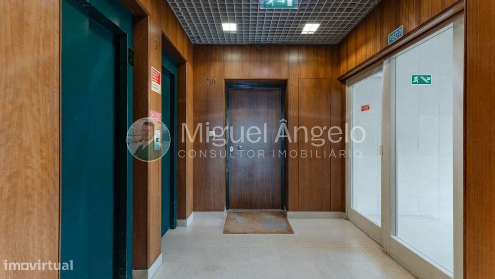 Apartamento T0 novo c/ lugar de garagem e totalmente mobilado