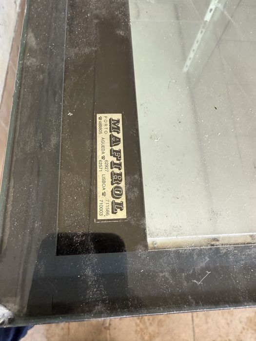 Expositor vitrine com iluminação