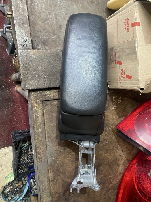 Підлокітник ауді а6 с5