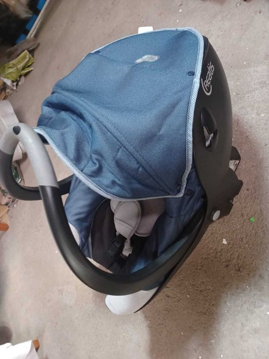 Carrinho de passeio mais ovo