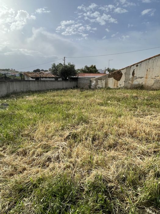 Vivenda com terreno corte pinto
