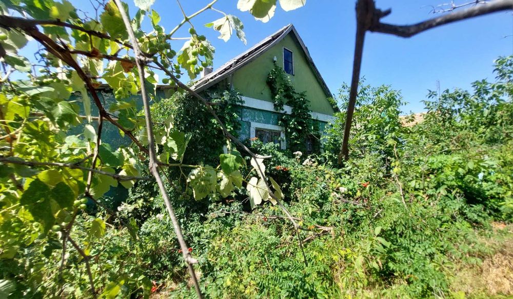 Продам дом с видом на лиман, центр села Александровка.