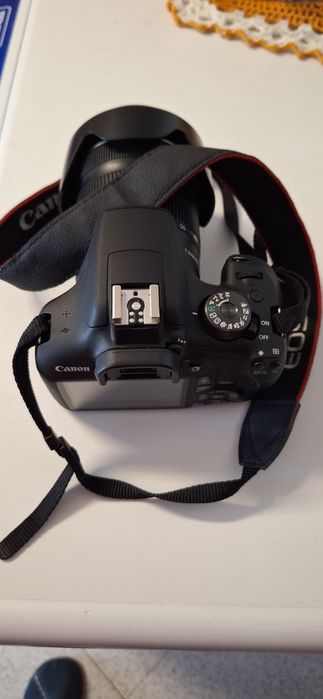 Canon 2000D + Objectiva 18-135 IS STM