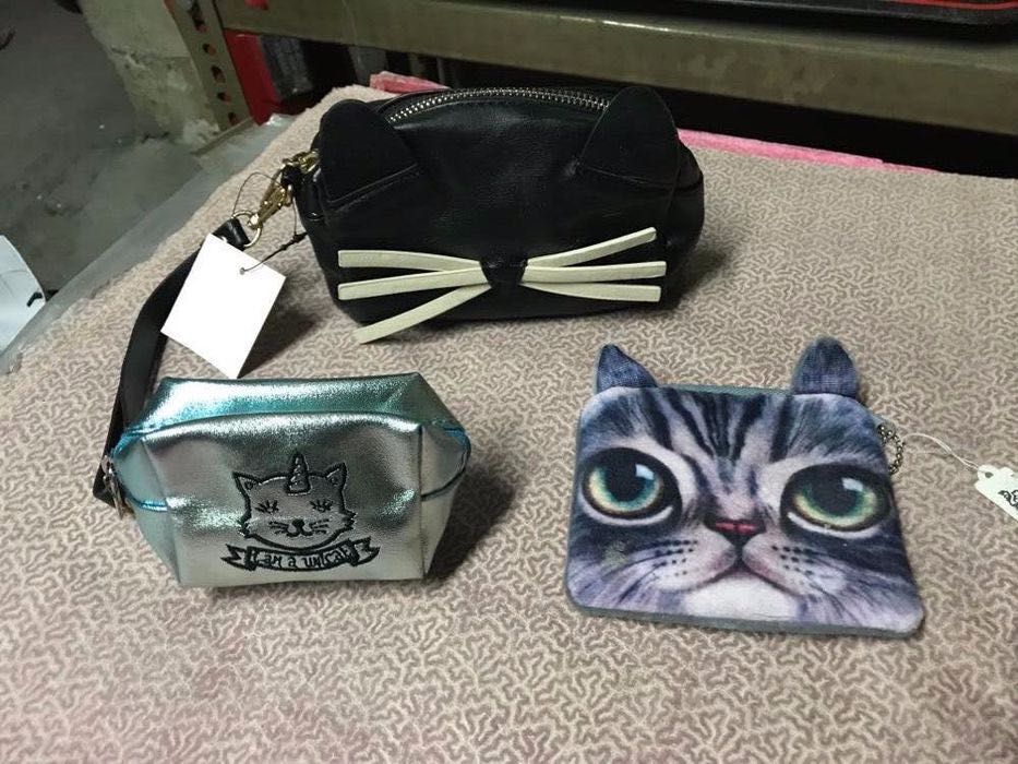 Bijuteria e bolsas desde...