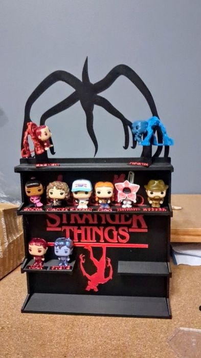 Expositor Funko Pop Stranger Things Kinder