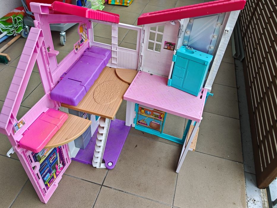 Duży domek dla lalek Barbie składany (kompaktowy po złożeniu)