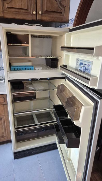 Frigorífico antigo norte americano Wirlpool