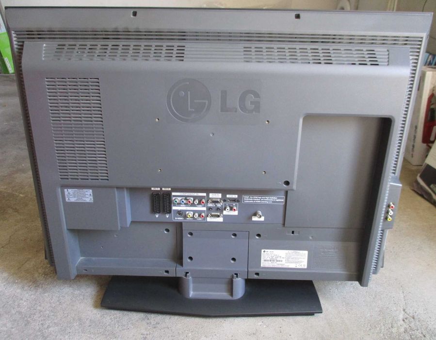 LCD - LG 32LE2R Used and Faulty (See Description)64409191812355123